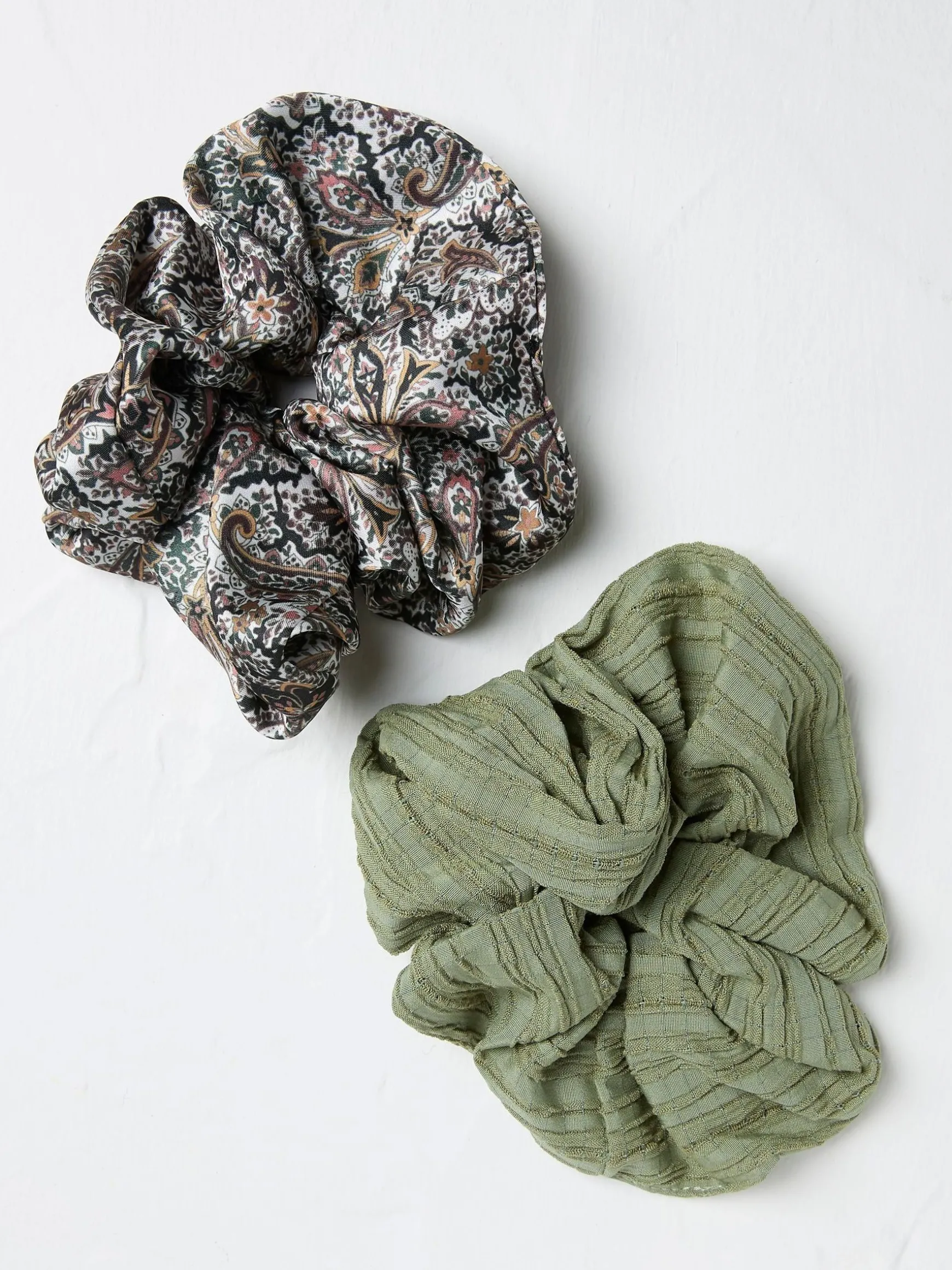 FatFace 2 Pack Paisley Scrunchies Green Outlet