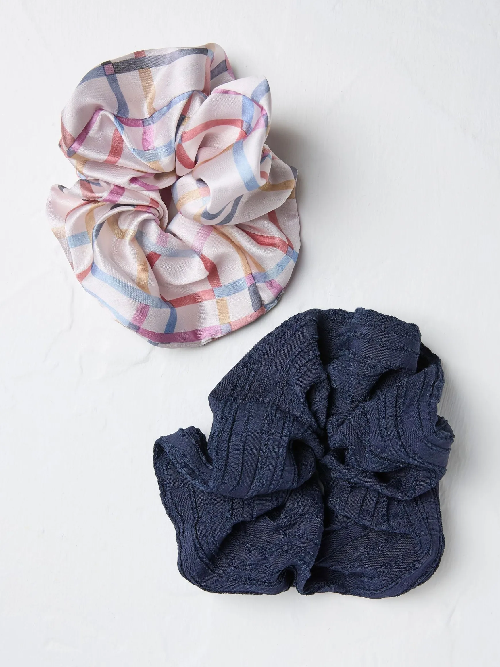 FatFace 2 Pack Paisley Scrunchies Navy Blue/Pink Shop